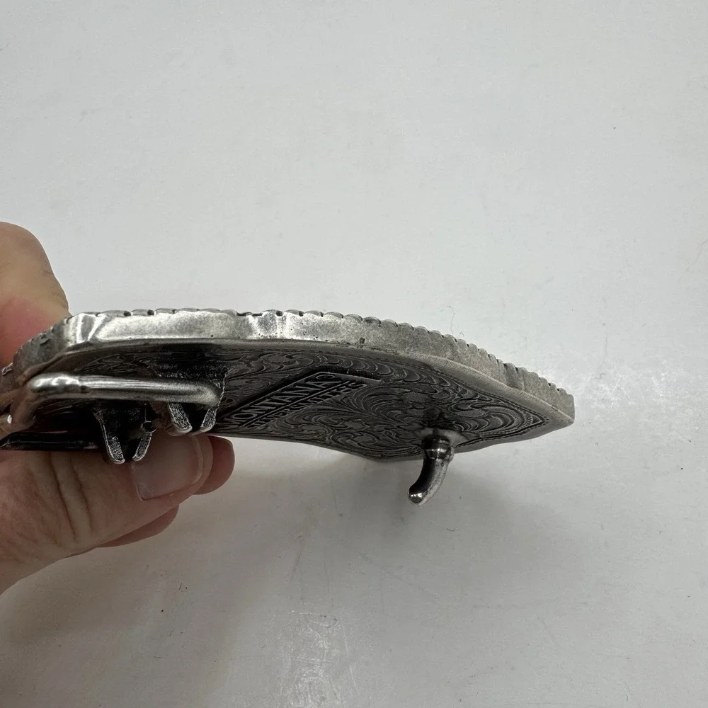 Montana Silversmiths waving american